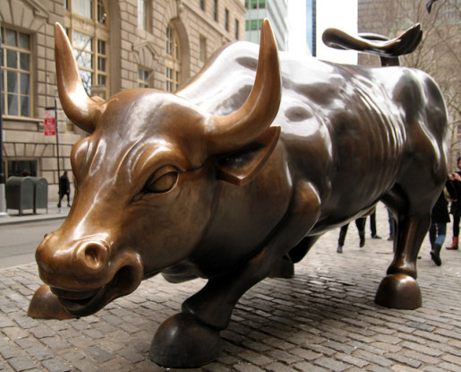 toro-embistiendo-nueva-york-515x415